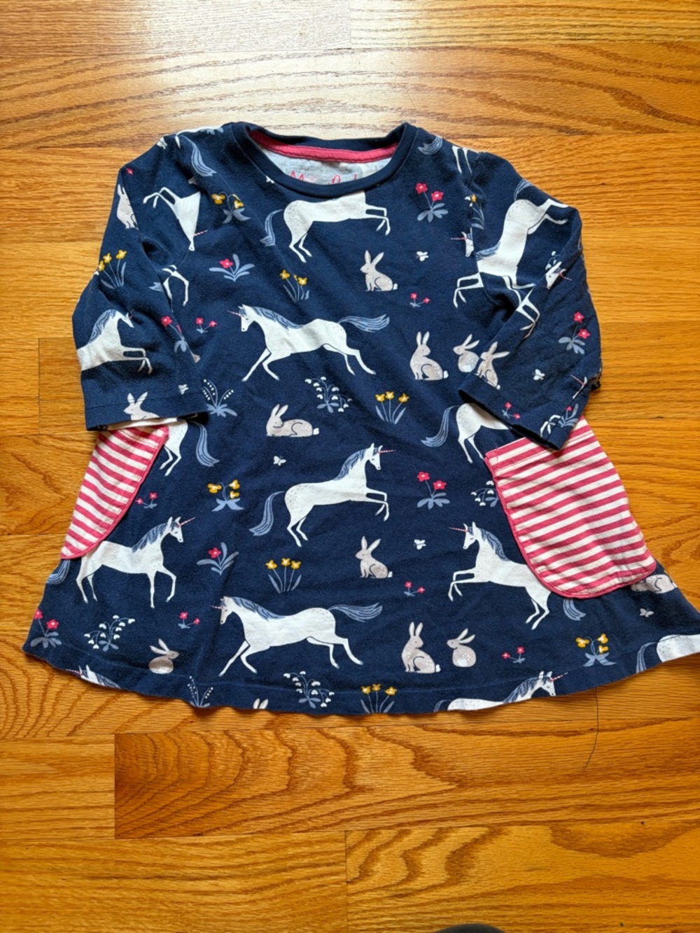 Mini Boden unicorn and bunny print top size 5-6 years